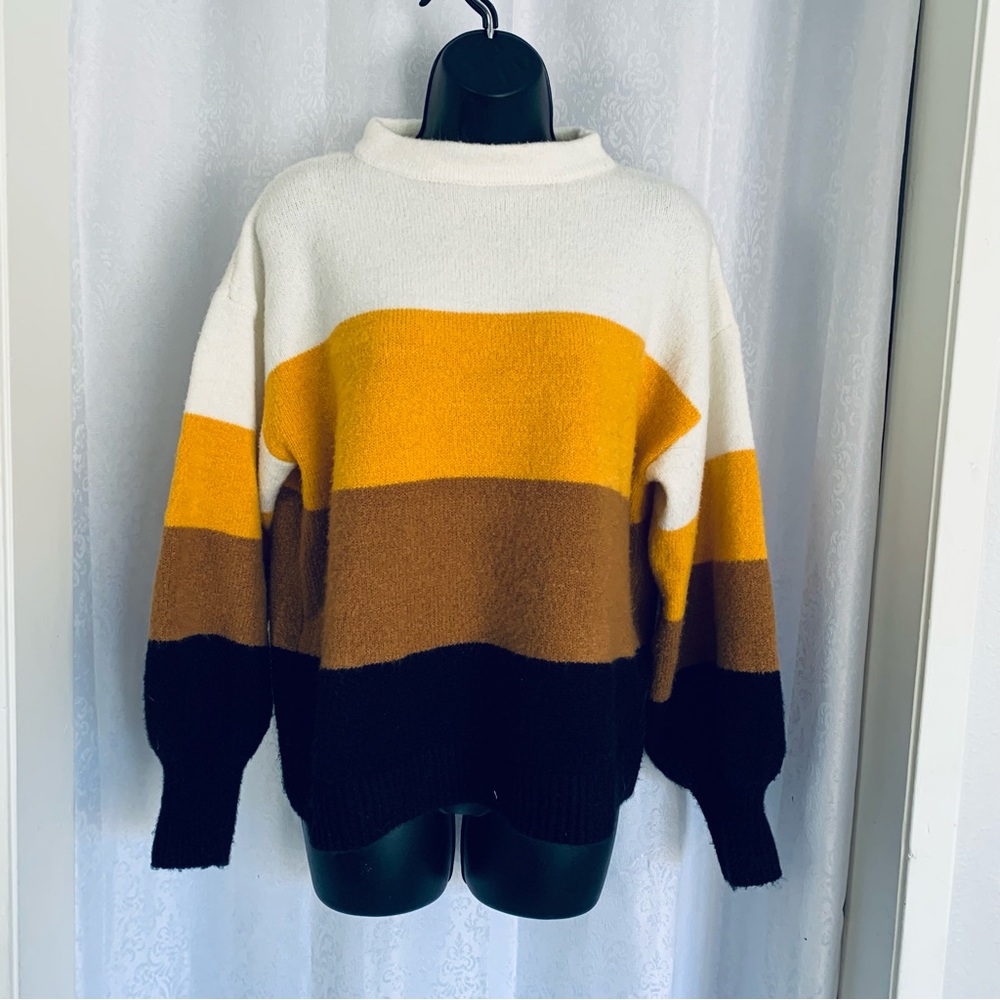 LOVE AT FIRST FIND SWEATER Sz: M